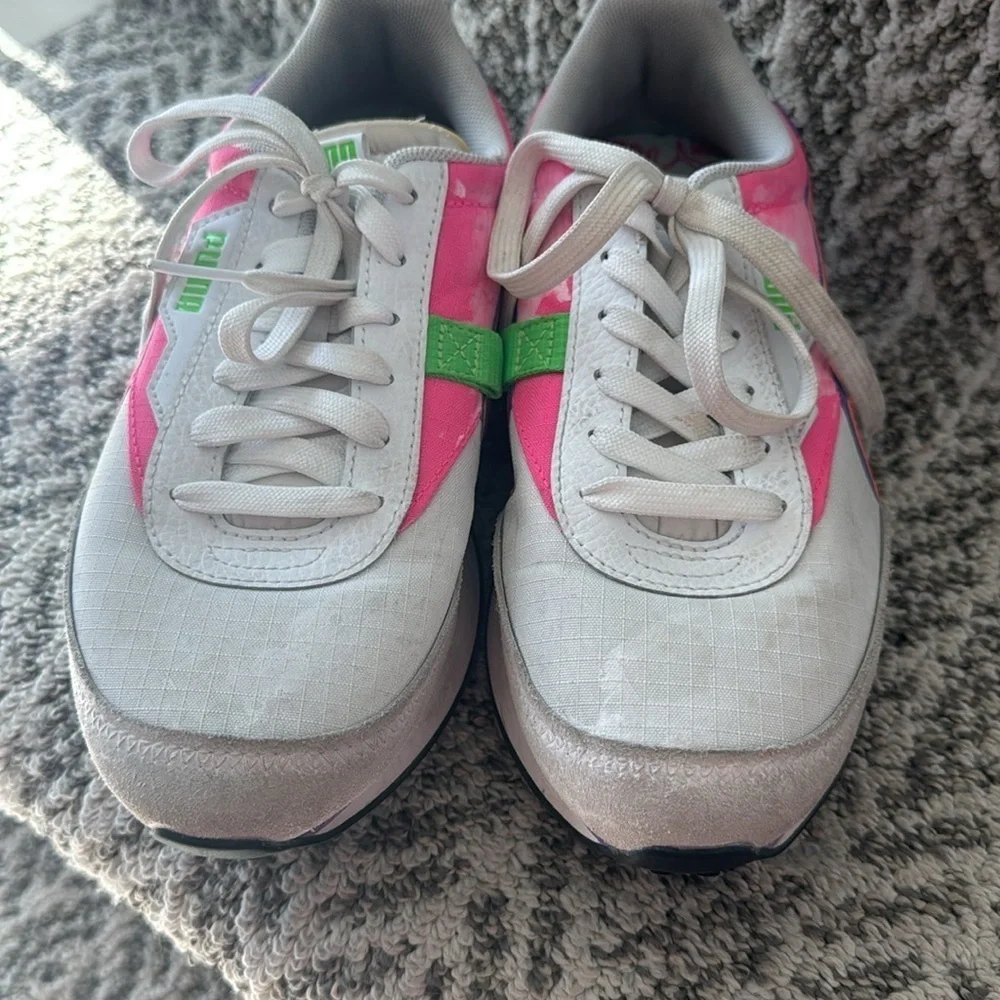 Wmns Future Rider Twofold 'White Luminous Purple Women’s size 6